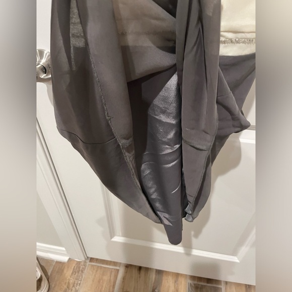 Dress - Picture 3 of 10